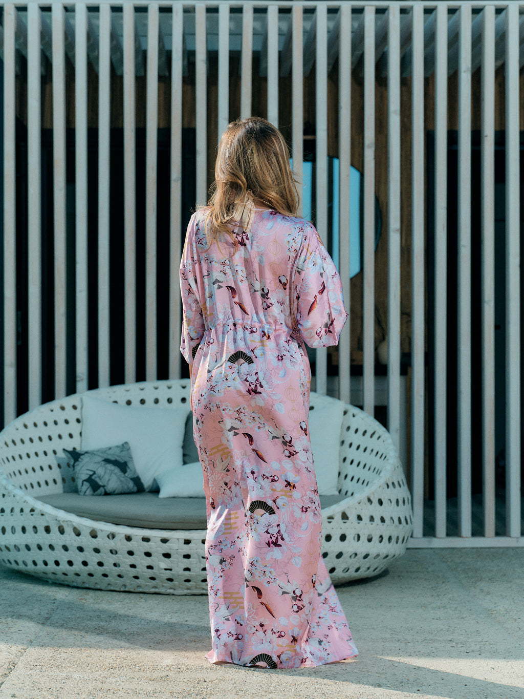 beach kimono long pink satin chiffon, Akari collection back view