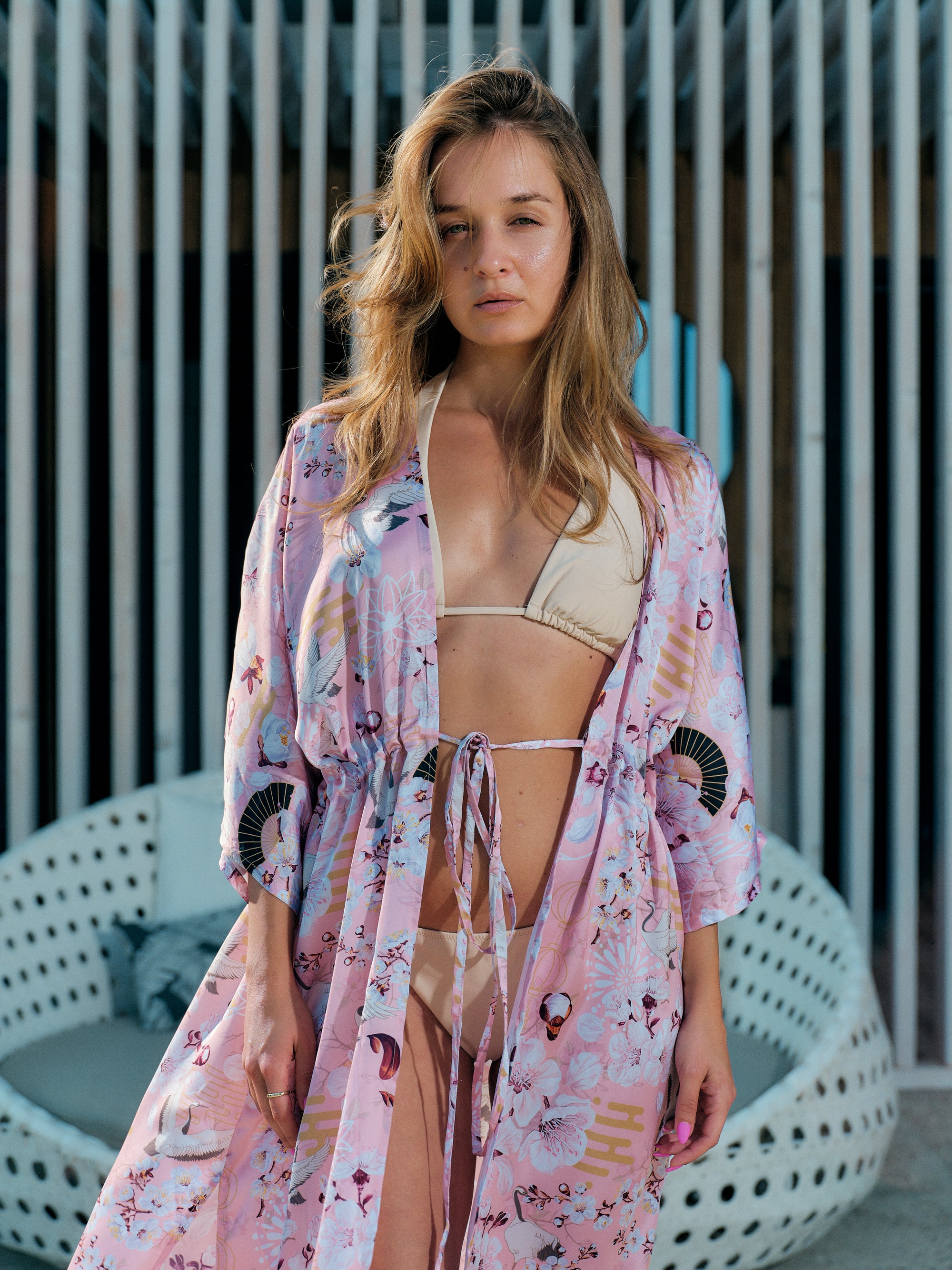 beach kimono long pink satin chiffon, Akari collection detail front view