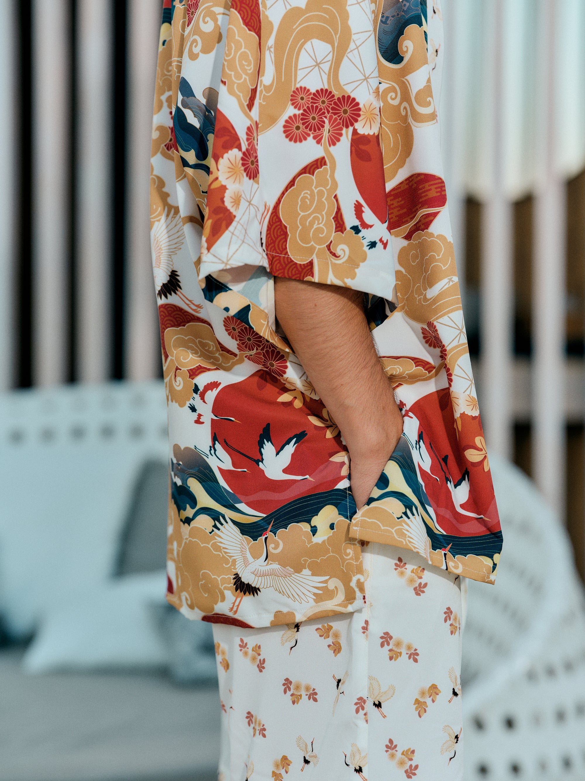 mens beach kimono set white satin chiffon, Shoshin collection detail side view